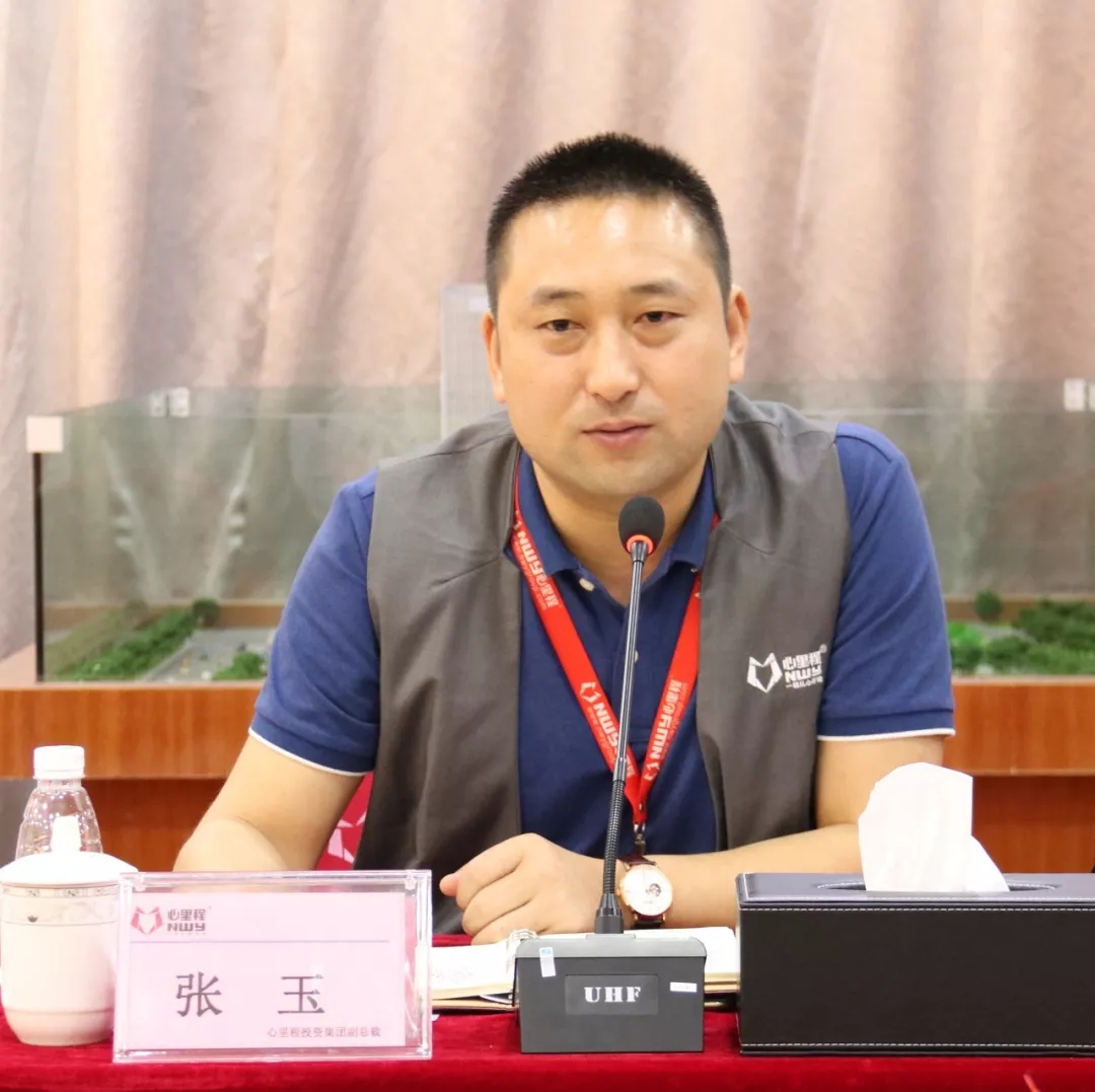 参观集团        5月14日,河南省郑州市上街区人大主任宋双兴率队