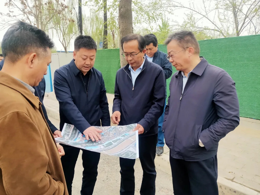 教育集团副总裁肖浩等领导组成的考察团,应邀赴甘肃省临夏州临夏市实